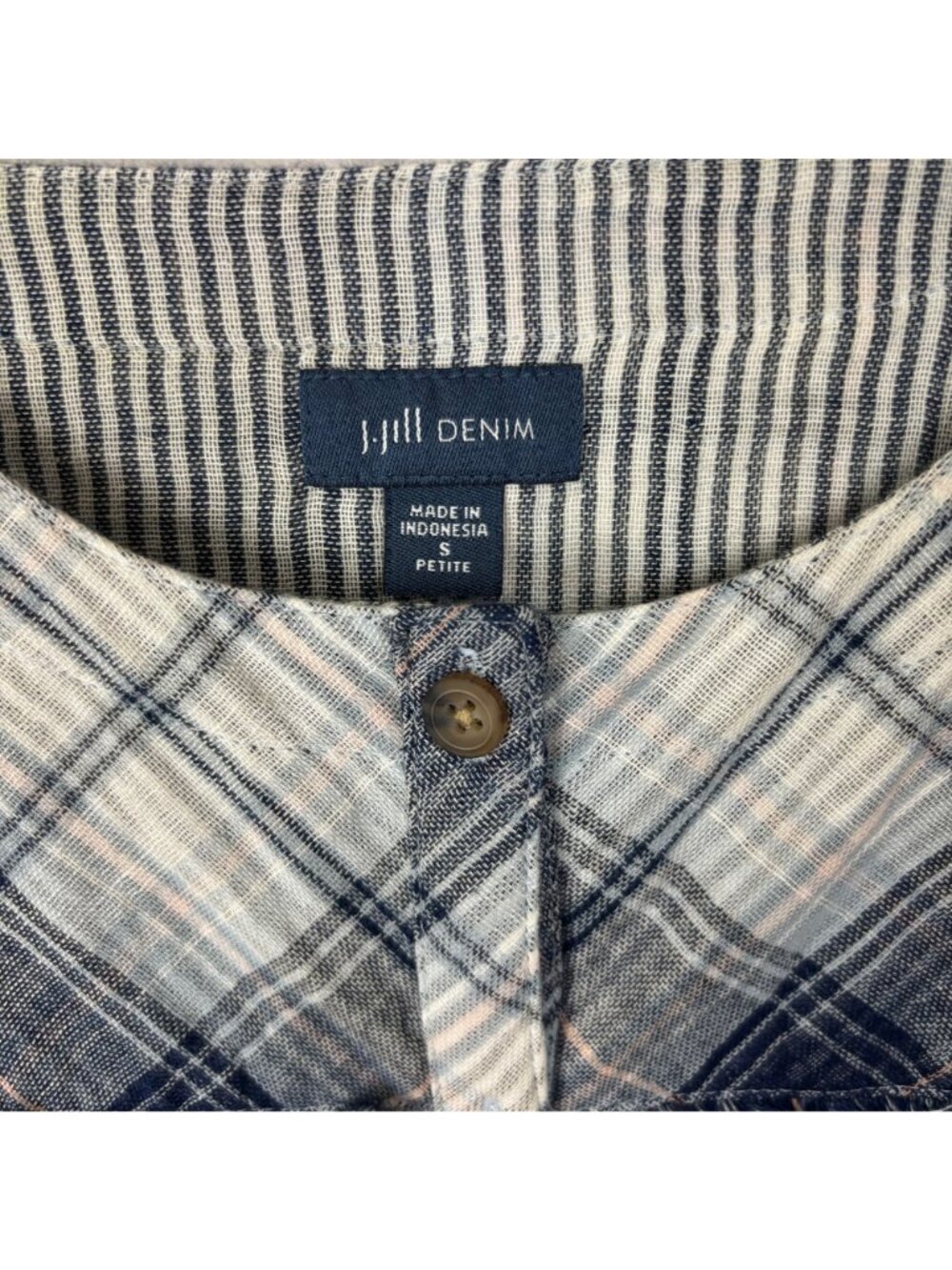 ✨3/$30 J. Jill Denim S P Blue White Plaid Button-Up Long Sleeve Cotton Top Blous - Picture 3 of 6